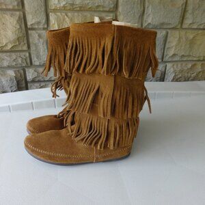 Minni Tonka women's brown leather Moccasin boots size 9,  rubber bottoms quality